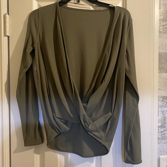 Lululemon full freedom long sleeve - Picture 2 of 2